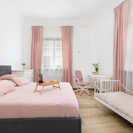 Easy Rent - Old Town, Stare 24h Check-in Apartman