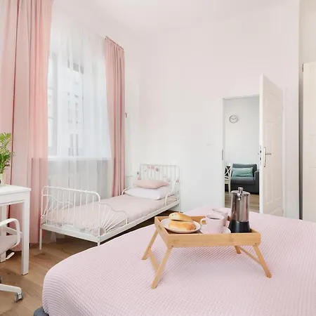 Easy Rent - Old Town, Stare 24h Check-in
