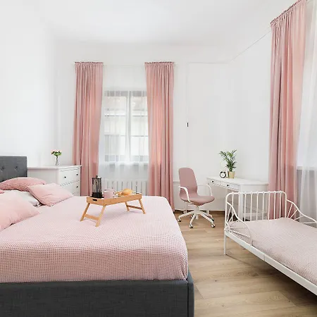 Easy Rent - Old Town, Stare 24h Check-in Apartman